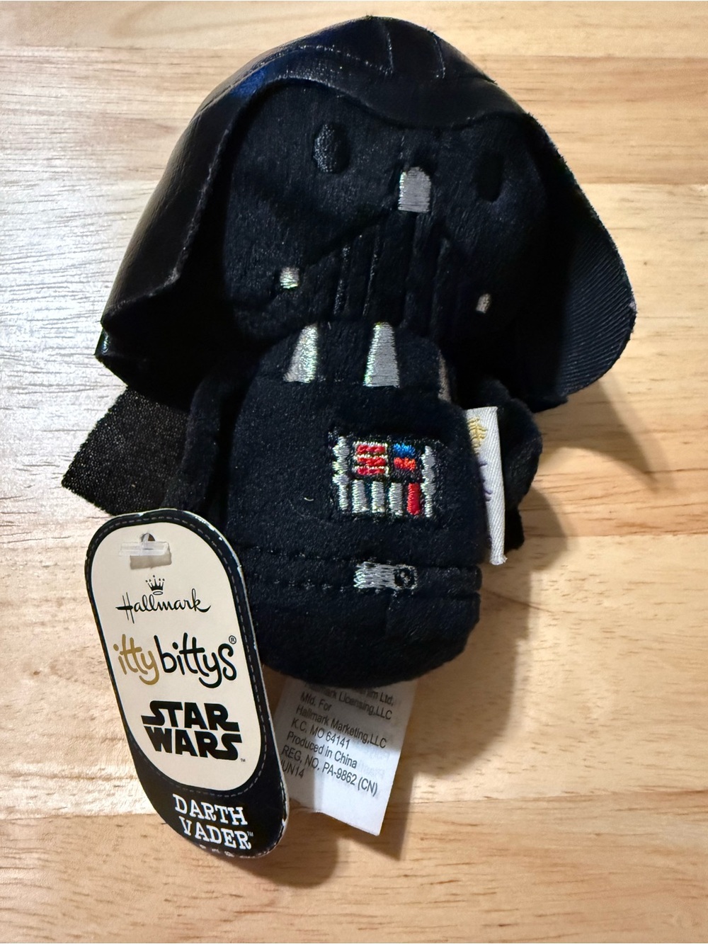 Hallmark itty bittys® Darth Vader Plush - Black